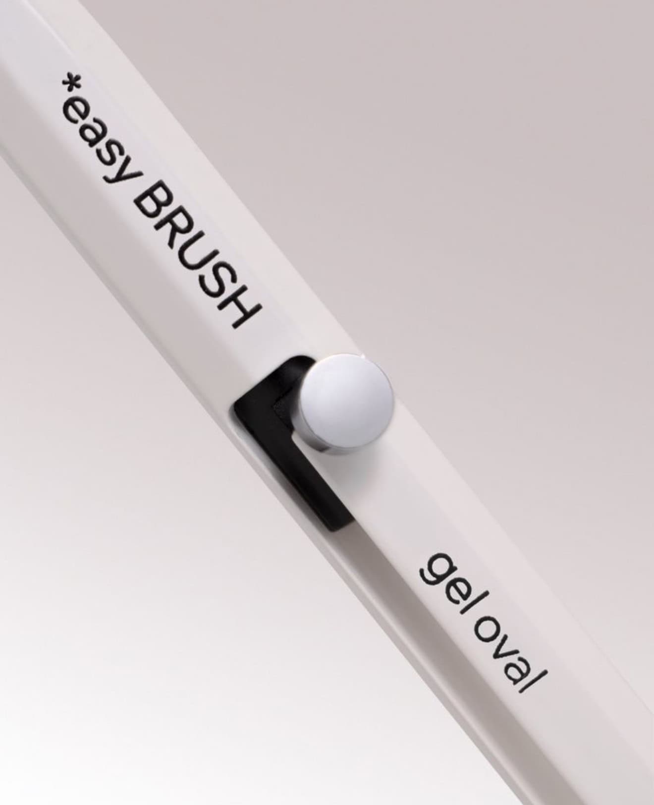 Flat Oval Gel Brush by Easy to be professional Flat Oval Gel Brush by Easy to be professional