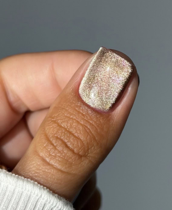 DARK Gel Polish Cat Eye #32 DARK Gel Polish Cat Eye #32